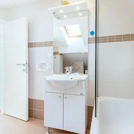 Aqua-juric Апартаменты *